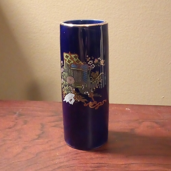 Vintage Mini 4.5" Oriental Cobalt Blue Gold Trim Japanese Motif Bud Vase - Picture 1 of 6